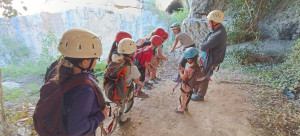 Деца от Плевен изживяха пролетно приключение по скали и пещери в образователен лагер  