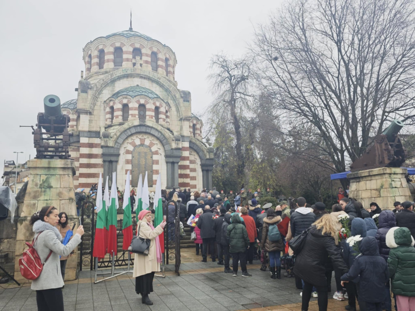 Отдадохме почит на загиналите за Освобождението за Плевен