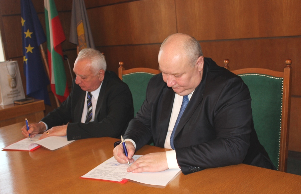 Споразумение за сътрудничество подписаха плевенската и брестката търговско-промишлени палати