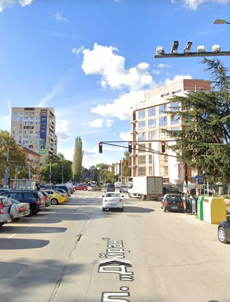 Ремонтират светофарната уредба на кръстовището на ул. ,,Дойран'' и  ул.…