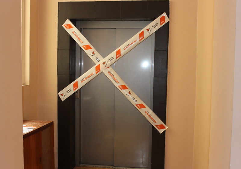И Община Плевен днес затвори асансьора символично