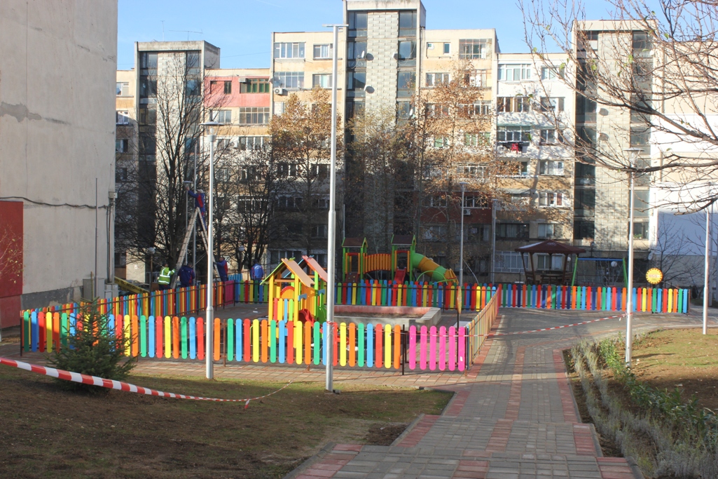 Община Плевен въвежда карантина за детските и спортни площадки