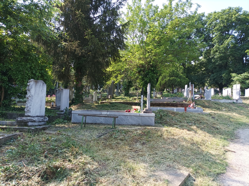 Приключи първото косене на гробищните паркове в Плевен