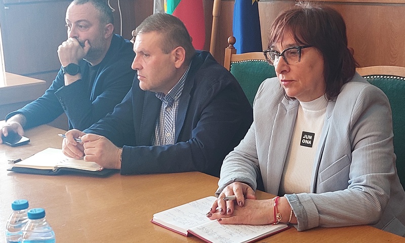 Община, полиция и пожарна със съвместна проверка в нощни заведения…