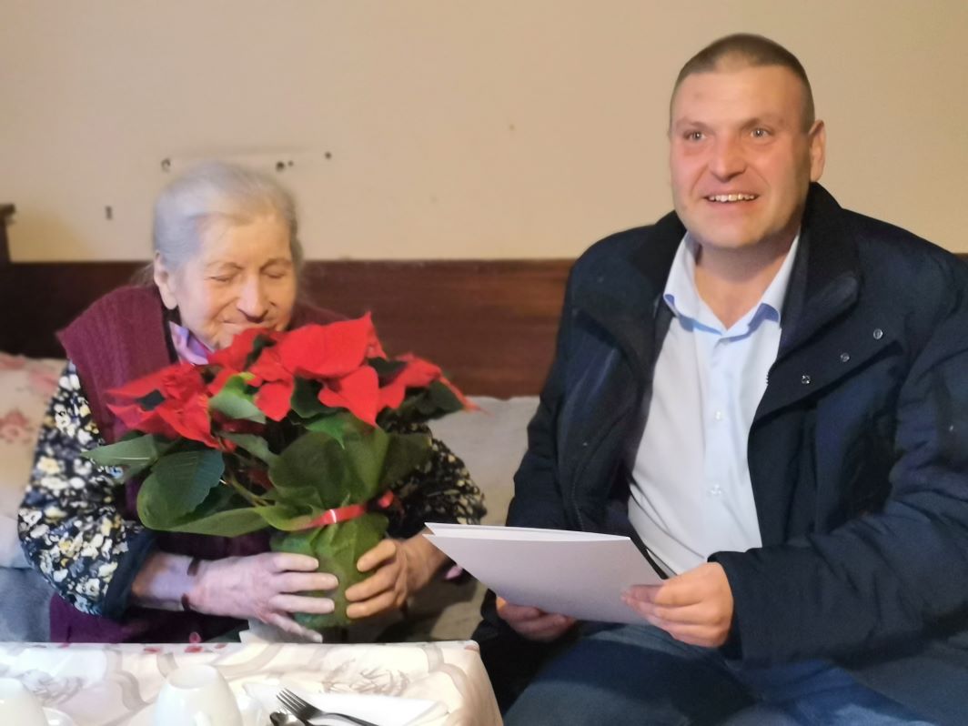 Кметът д-р Валентин Христов поздрави Марийка Парлапанова за 105-ия й…