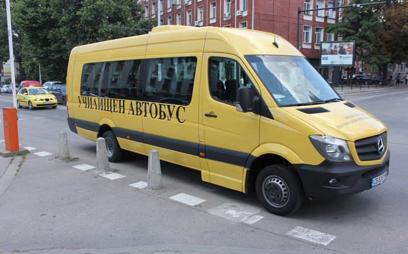 Нов училищен автобус получи Общината