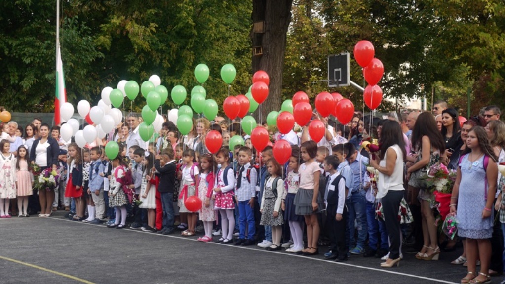 Община Плевен поздрави учебните и детски заведения с 15 септември