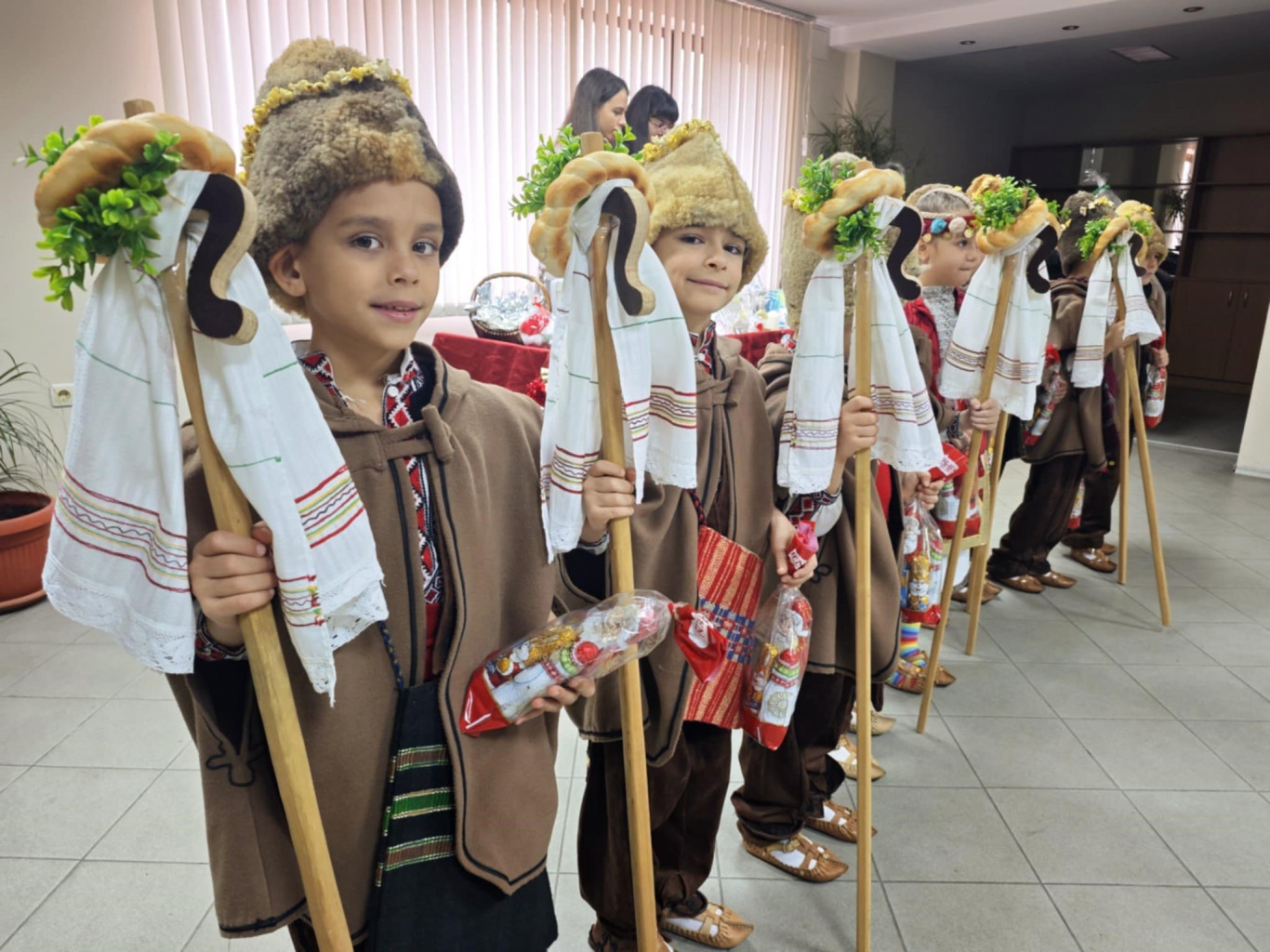 С празнично коледуване и благотворителна кауза започна последното за годината…