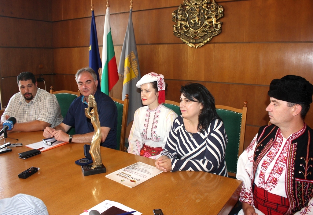 Северняшкият ансамбъл заслужи наградата „Нестинарка” на Община Бургас