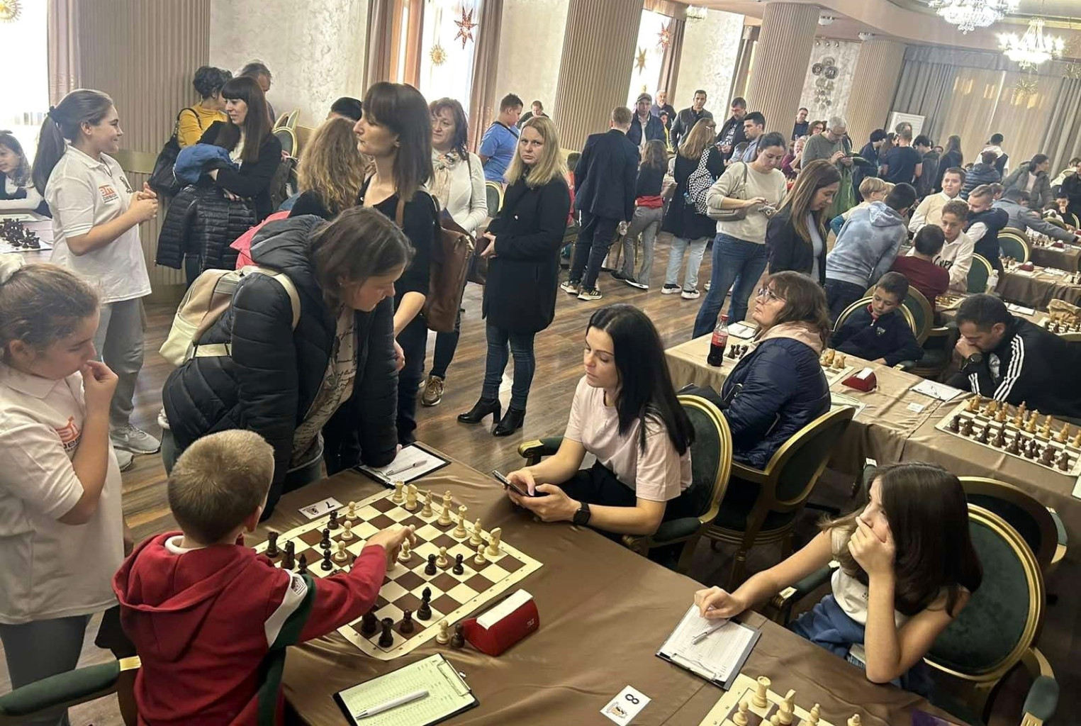 Детски шахматен турнир събра в Плевен над 90 деца от…