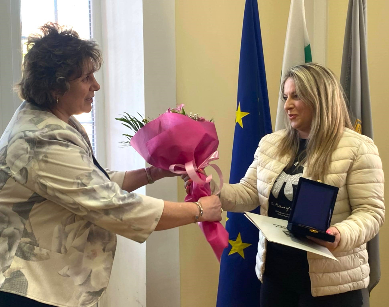 Община Плевен с почетен плакет и поздравителен адрес за Представителен…