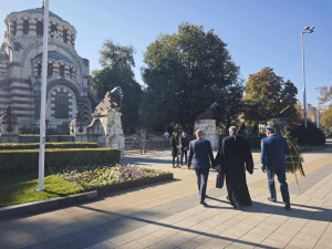 Румънски дипломати почетоха в Плевен Деня на румънската армия