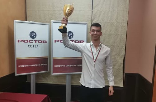 Валентин Митев спечели открития турнир по шахмат за всички възрасти…