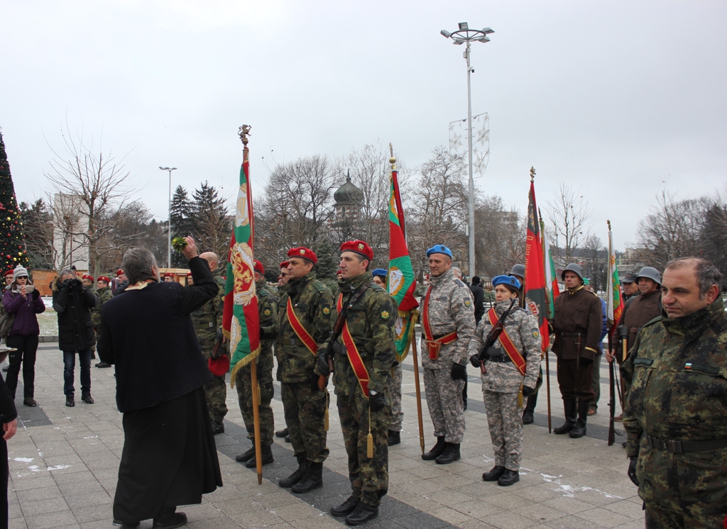 Осветиха бойните знамена на военните формирования от Плевенския гарнизон